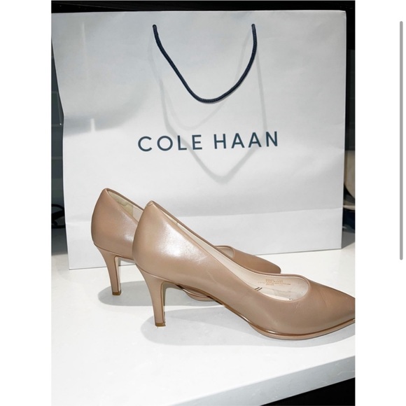 Cole Haan Grand Ambition Pump - Picture 3 of 6